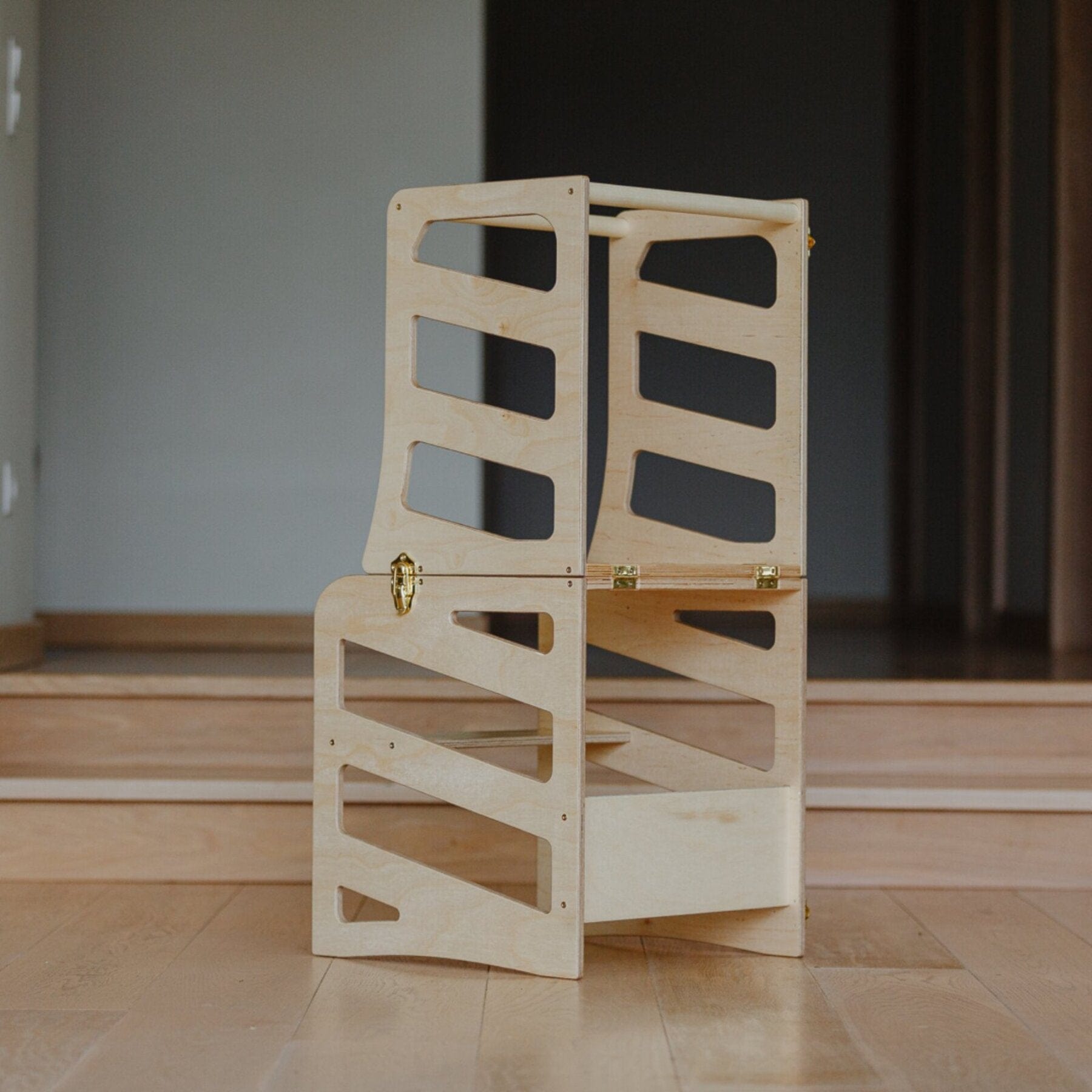 2in1 wandelbarer Montessori Lernturm Küchenhelfer klappbar stylischer Lernturm - LeoBabys