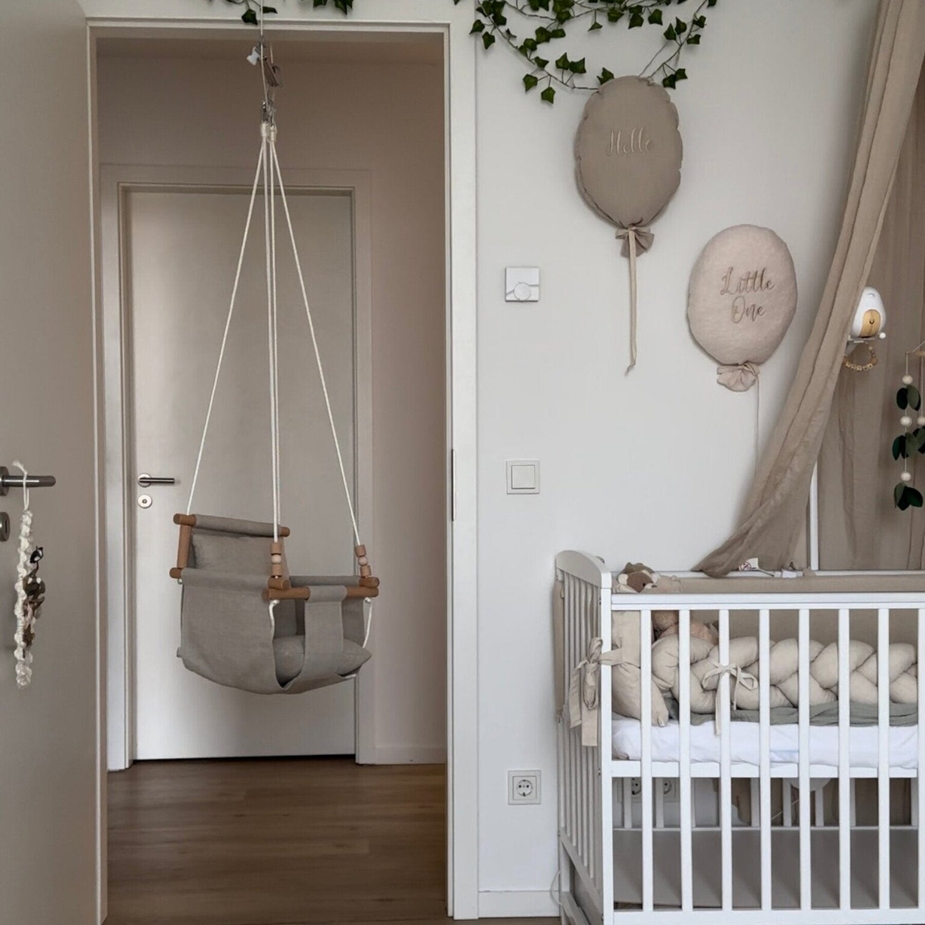 Baby Swing Swing Baby Wood Linen Indoor Outdoor Organic Natural Beige LeoBabys