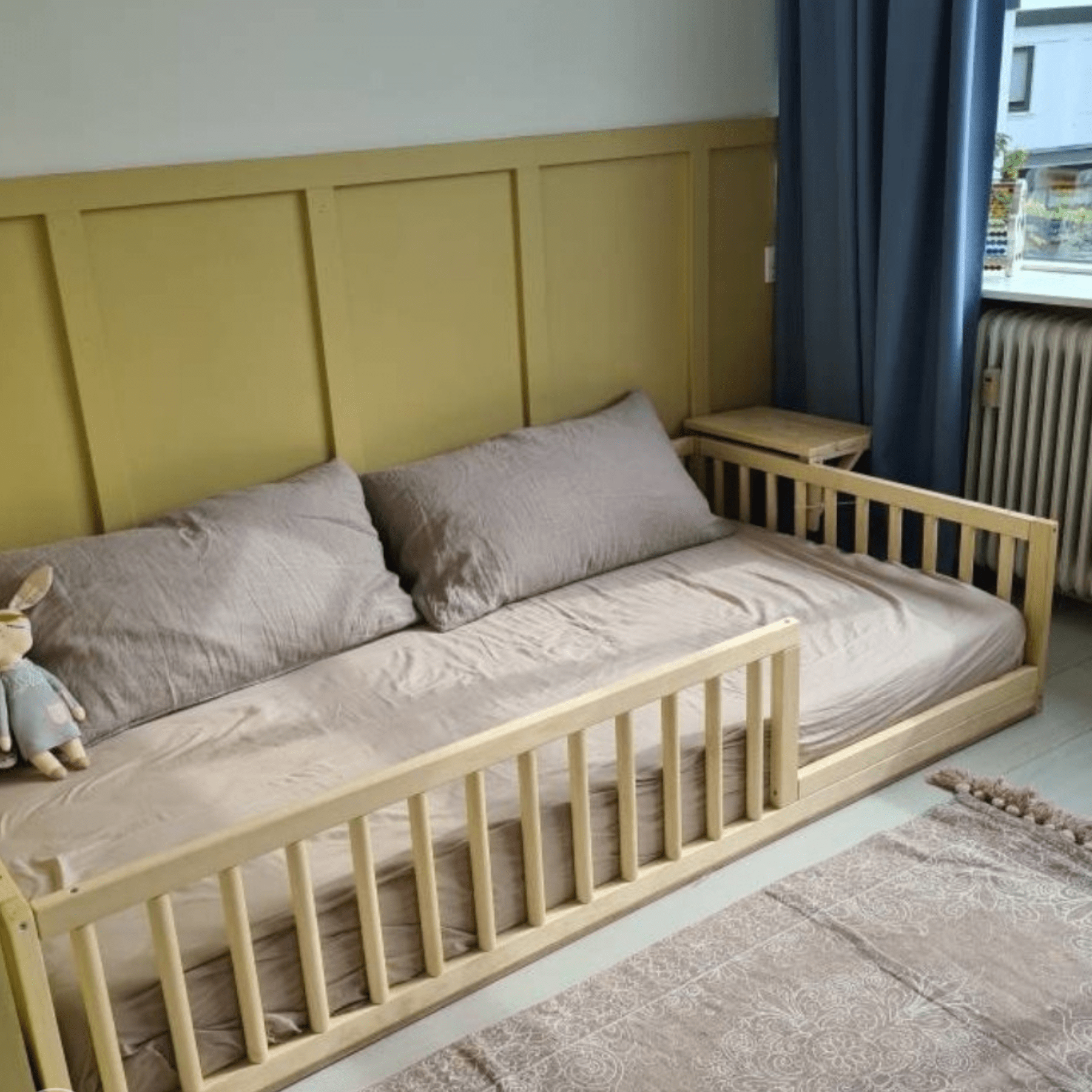 Children's bed, baby bed, cot, floor bed with door