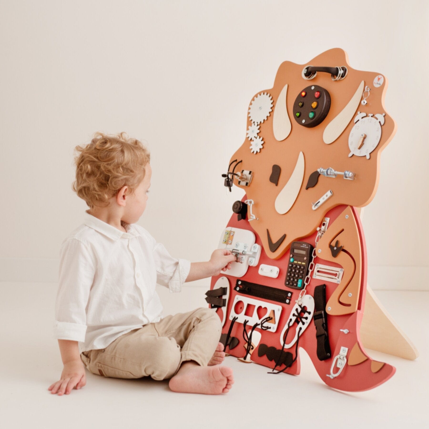 Tableau d'Activités Busyboard Éléphant en Bois - Otto