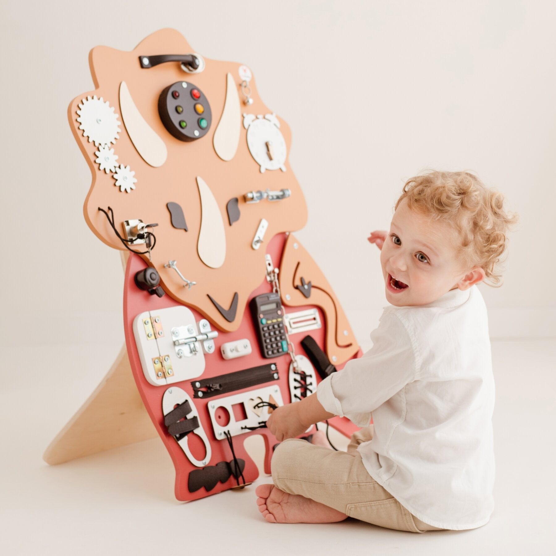 Tableau d'Activités Busyboard Éléphant en Bois - Otto