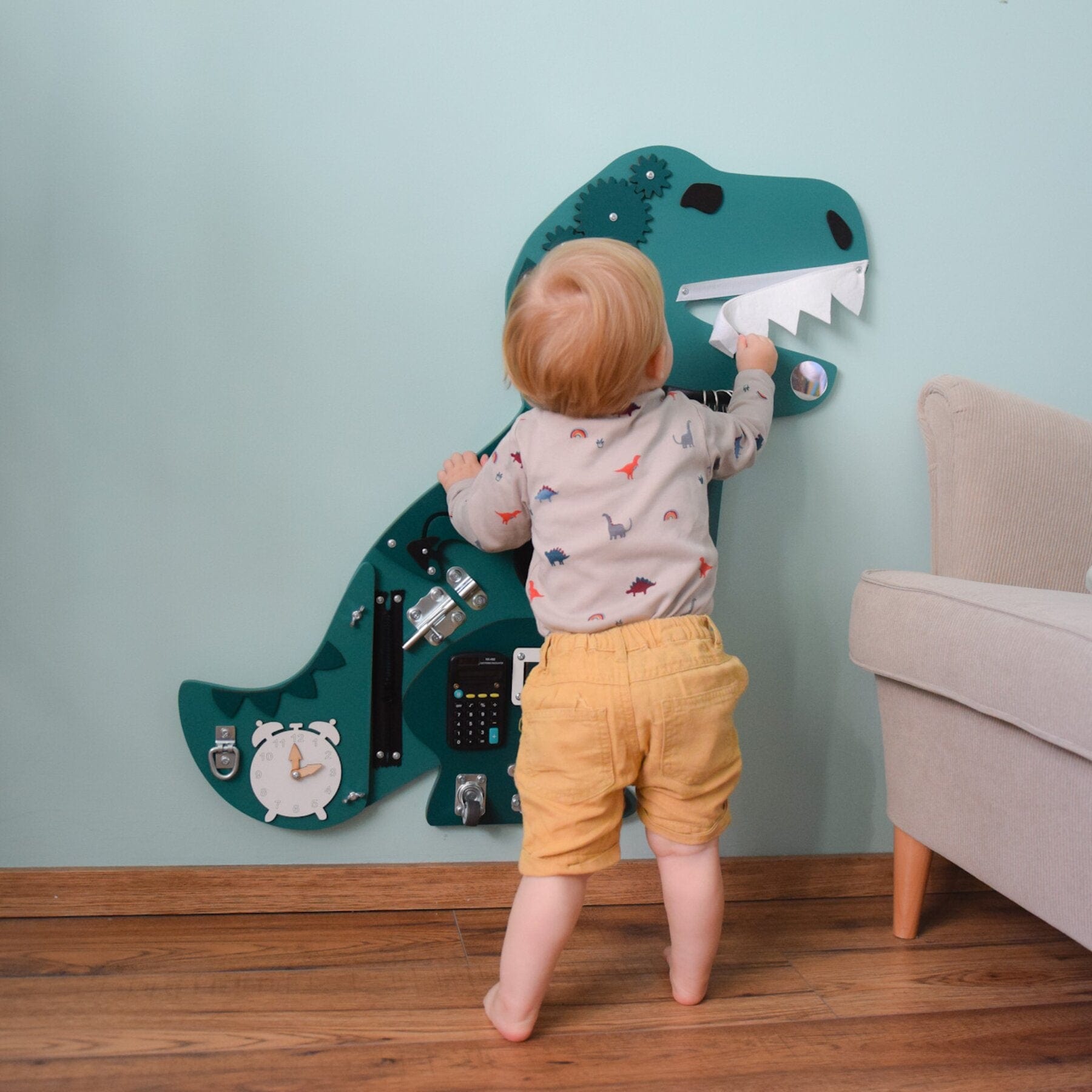 Activity Board Busy Board Dinosaurier - Tyrannosaurus Rex - LeoBabys