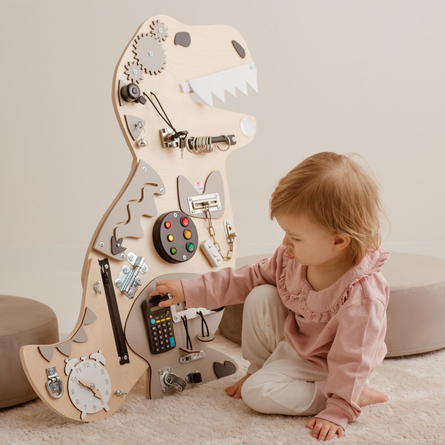 Activity Board Busy Board Dinosaurier - Tyrannosaurus Rex - LeoBabys